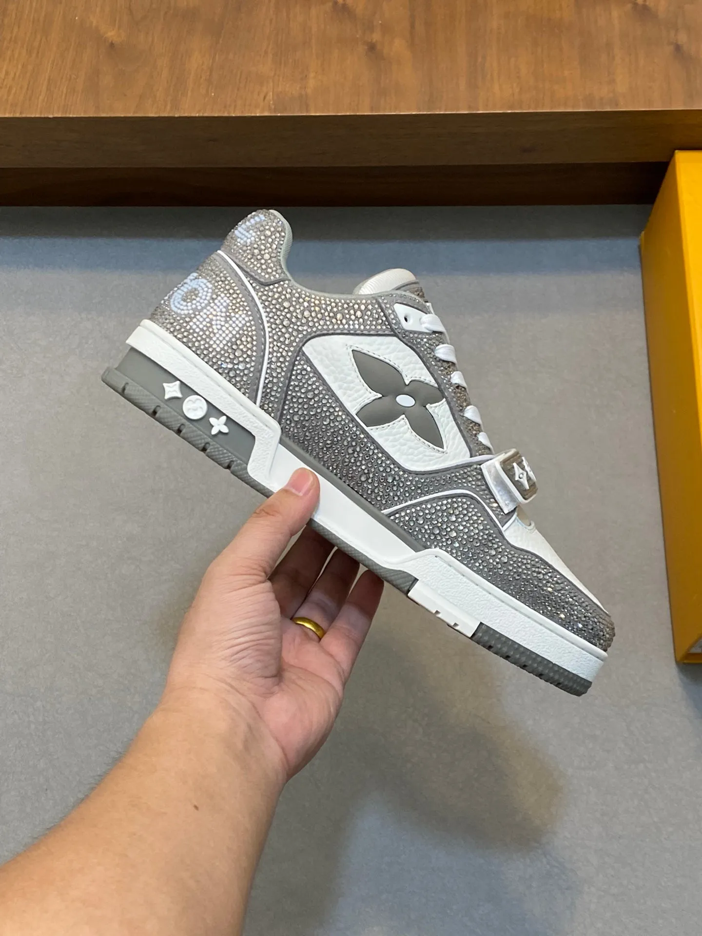 Four styles rhinestone Retro Sneakers