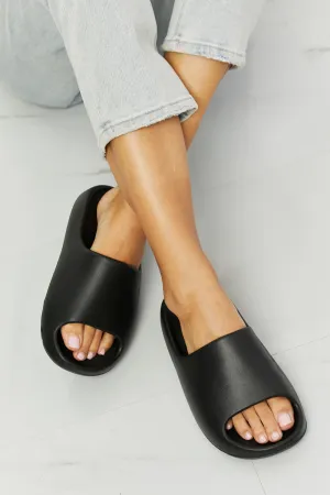 In the Zone Slides in Black