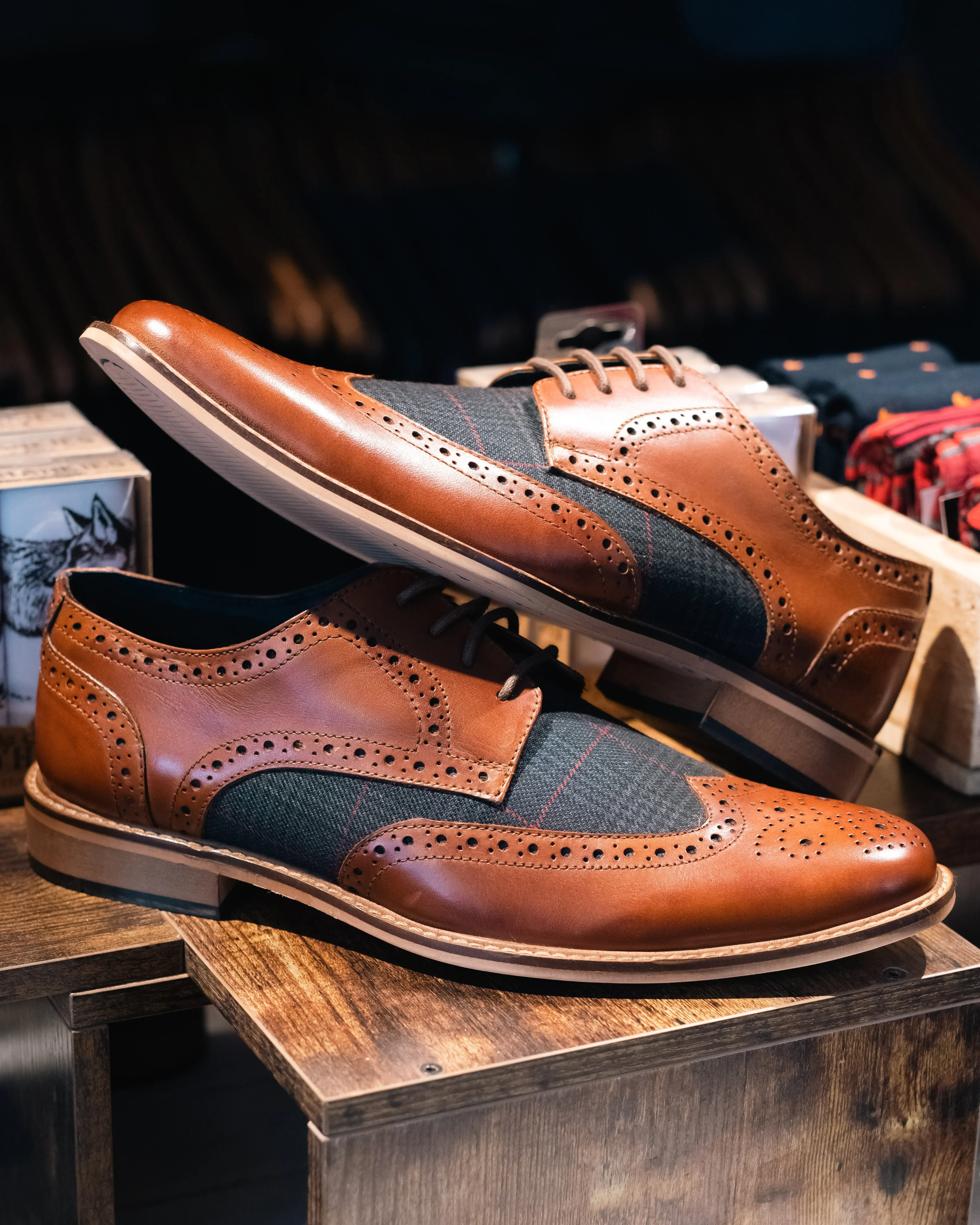 Roamers Tan With Navy Check Contrast Brogues