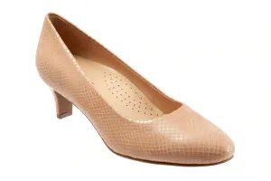 Trotters Women's Fishnet Anti-Microbial Slip On Pumps Color Nude Size 10W
